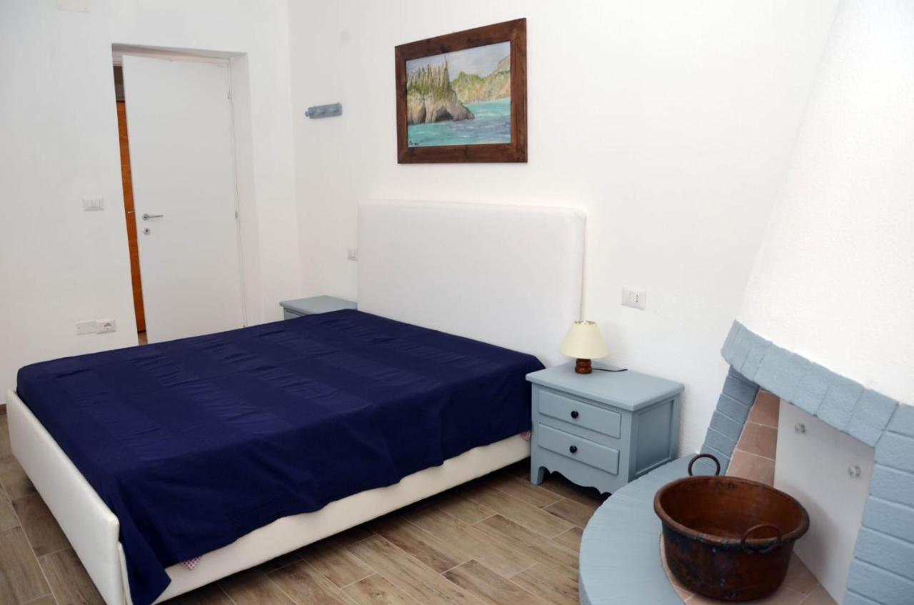 קאלה ליברוטו Apartments Villa Corrias מראה חיצוני תמונה