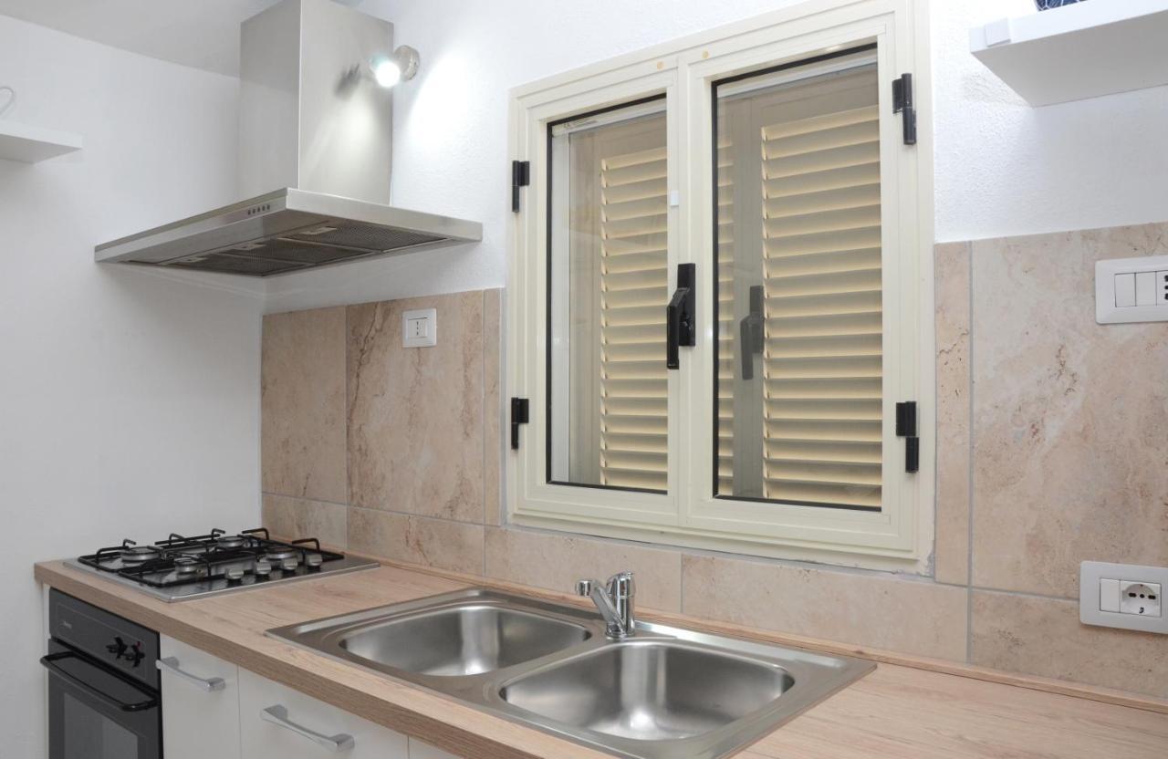 קאלה ליברוטו Apartments Villa Corrias מראה חיצוני תמונה